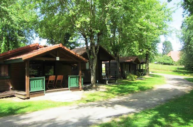 Camping Les Etoiles Saint-Sornin-Lavolps Exterior photo