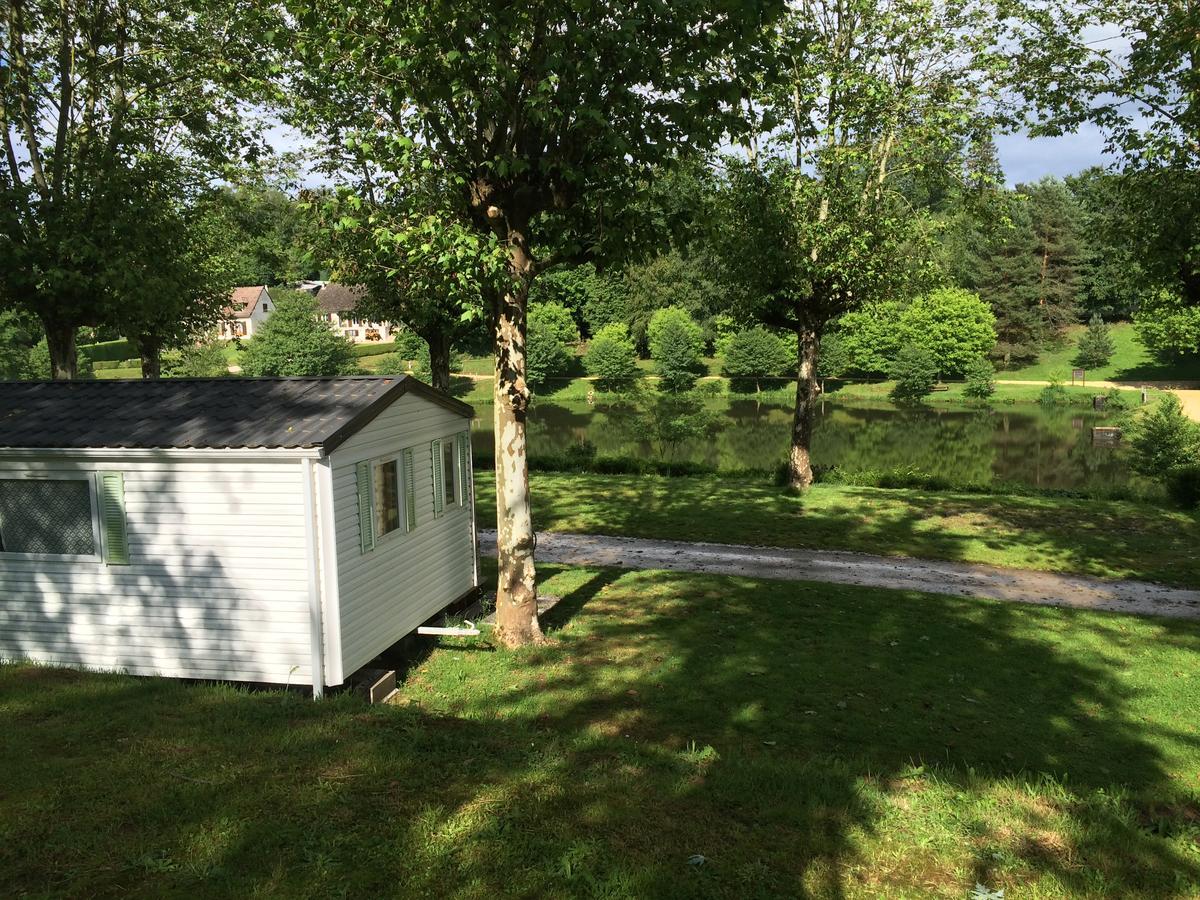 Camping Les Etoiles Saint-Sornin-Lavolps Exterior photo